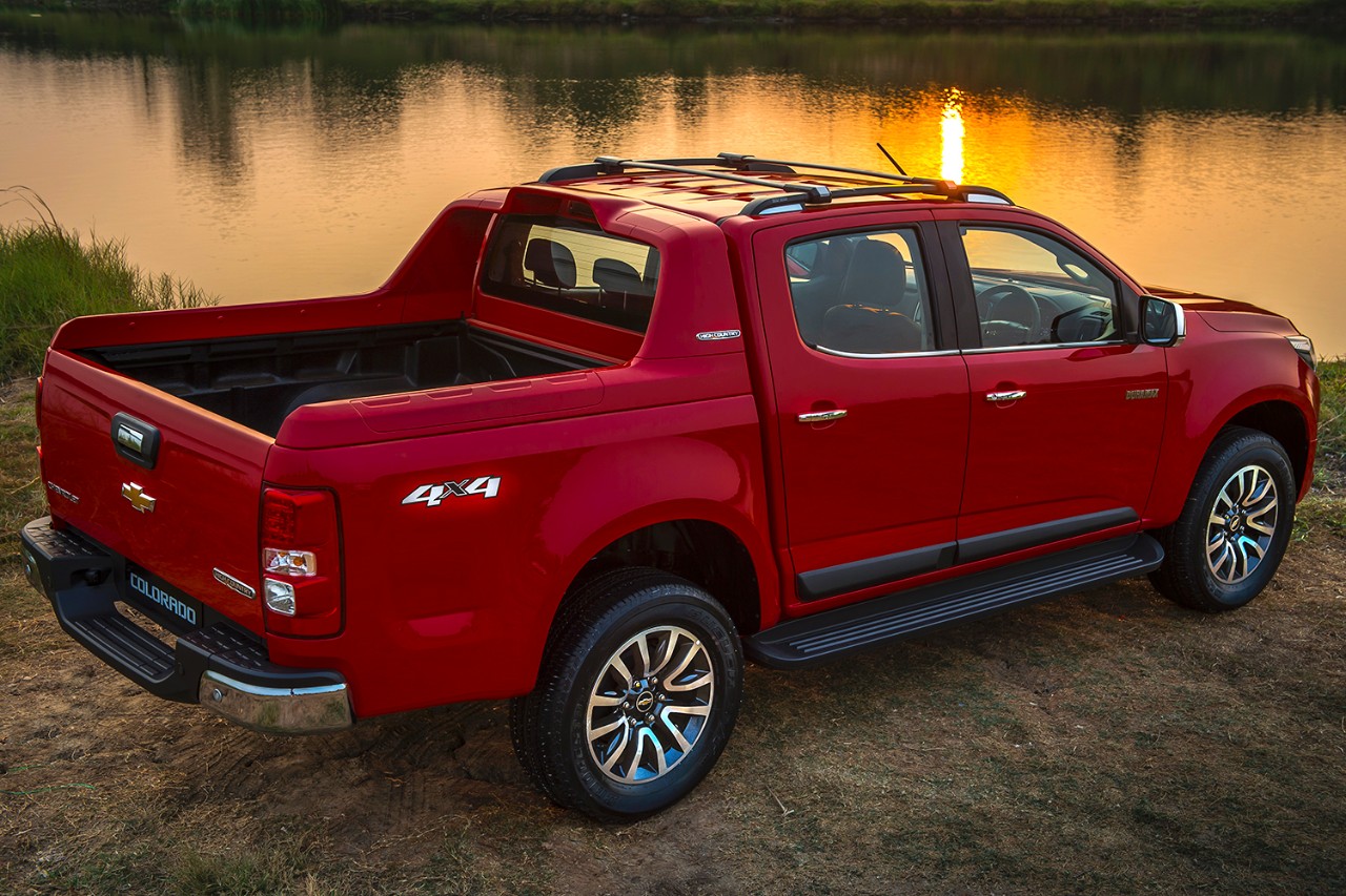 2017-chevrolet-colorado-exterior-global-model-007