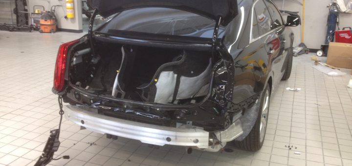 Cadillac XTS - fender-bender