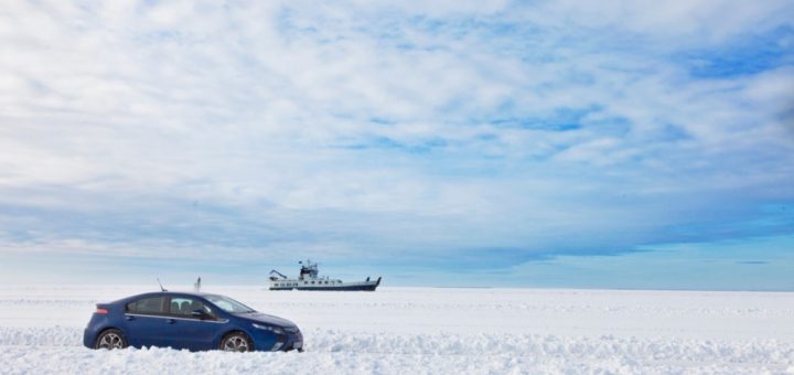 Opel Ampera Snow Driving 02