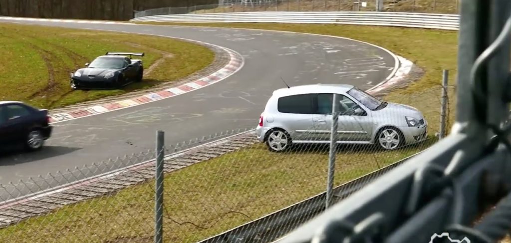 Chevrolet Corvette Renault Clio Crash c6 chevrolet corvette renault clio crash gm authority Chevrolet Corvette Renault Clio Crash c6 chevrolet corvette renault clio crash gm authority