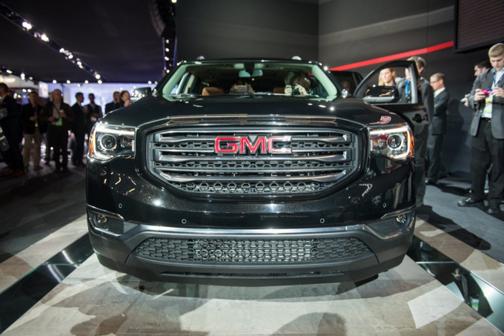 2017 GMC Acadia All Terrain - NAIAS 2016 Live Reveal 001