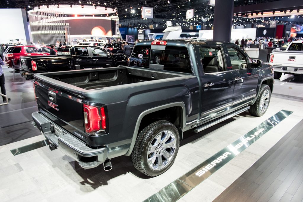 2017 GMC Sierra Denali Ultimate 1500 exterior live at 2016 LA Auto Show 007