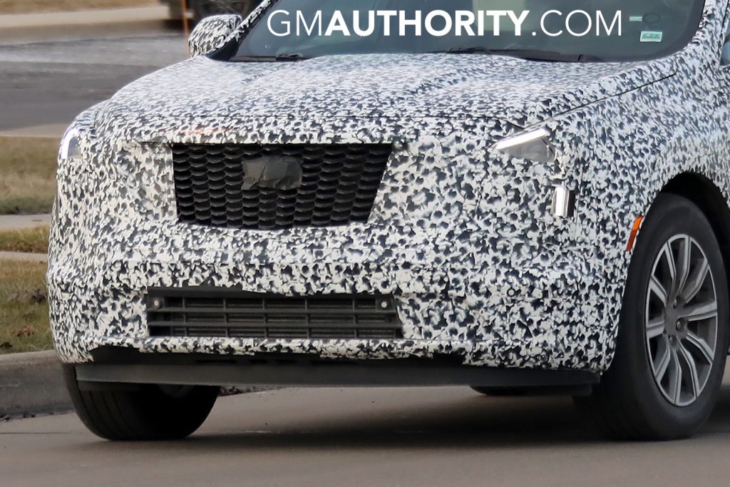 2019 Cadillac XT4 Spy Shots - Exterior - January 2018 015