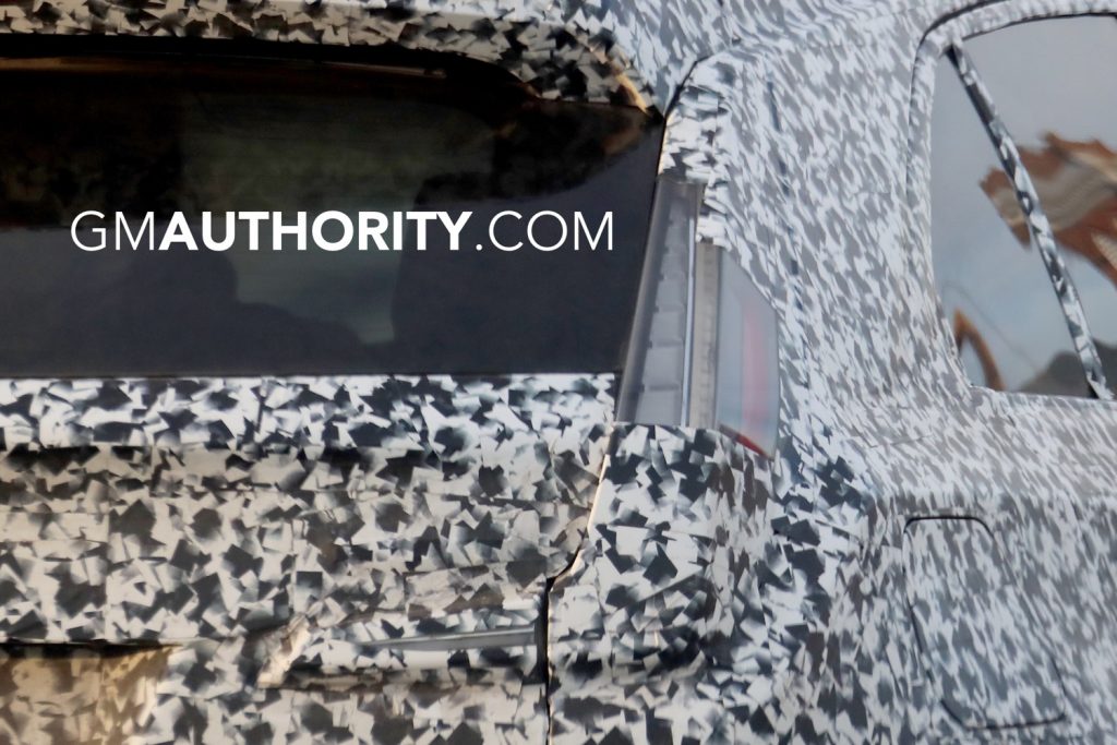 2019 Cadillac XT4 Spy Shots - Exterior - January 2018 021