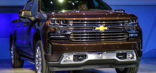 2018 Chevy Silverado Gets More Standard Features | GM ... 2018 Chevy Silverado Gets More Standard Features | GM ...