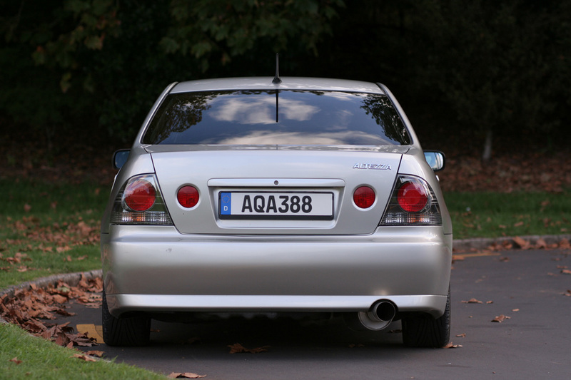 Lexus IS - Toyota Altezza Rear