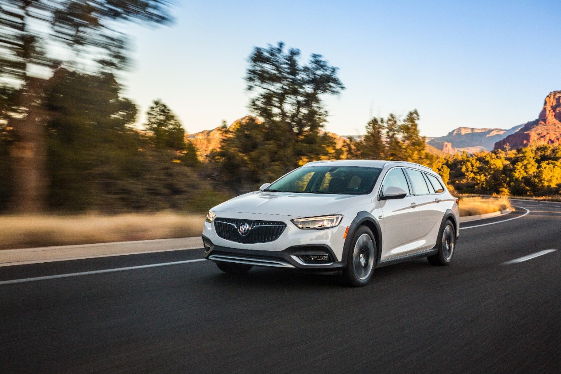 Buick Regal Tourx One Of Best Used Luxury Wagons Says Kbb