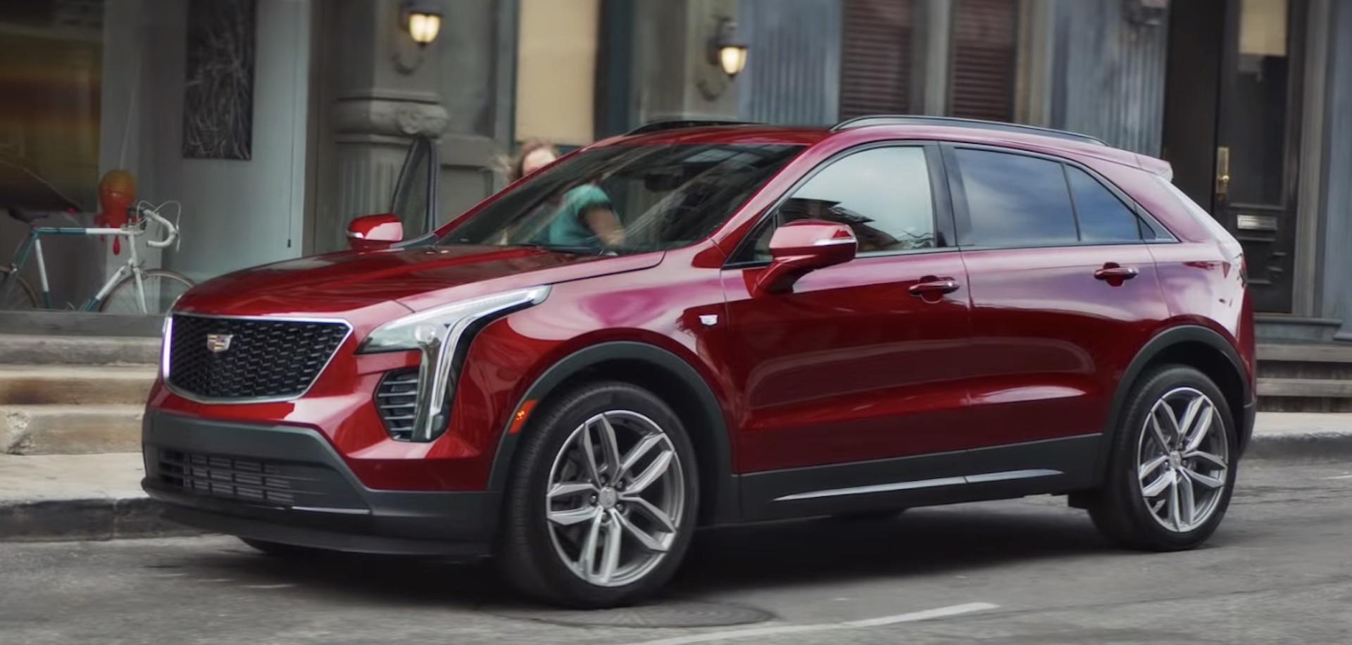 2019-cadillac-xt4-loses-on-suv-of-the-year-gm-authority