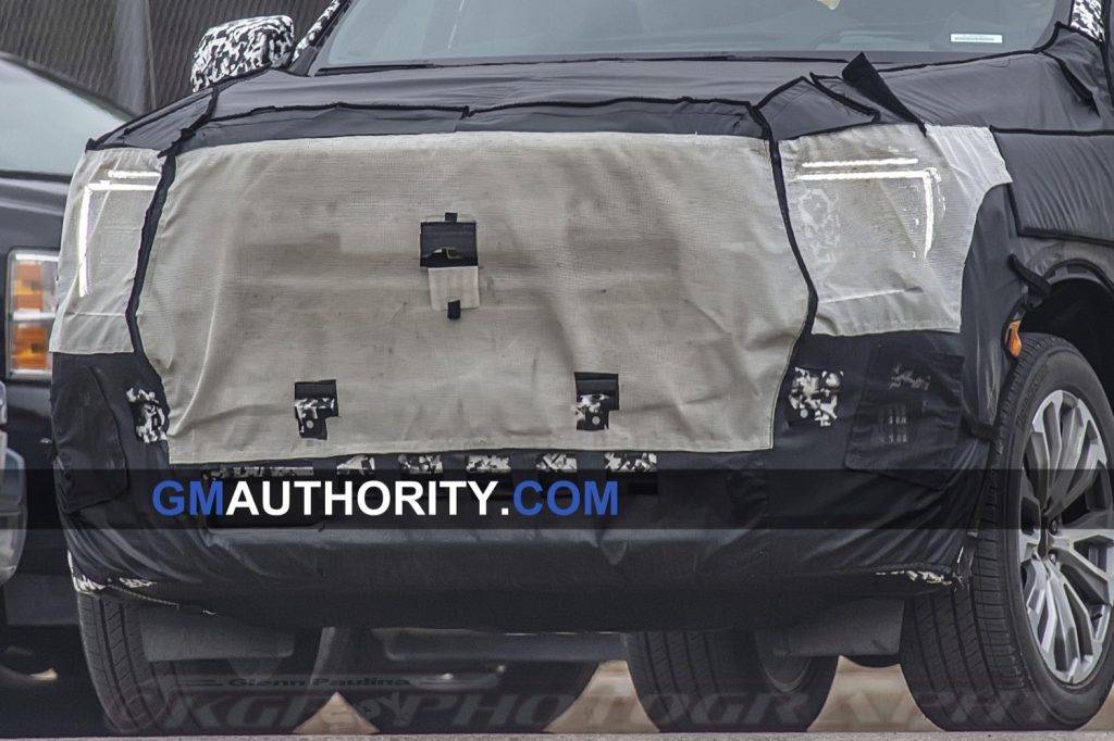 2020 GMC Yukon - Spy Pictures - Head lights and tail lights - March 2019 002