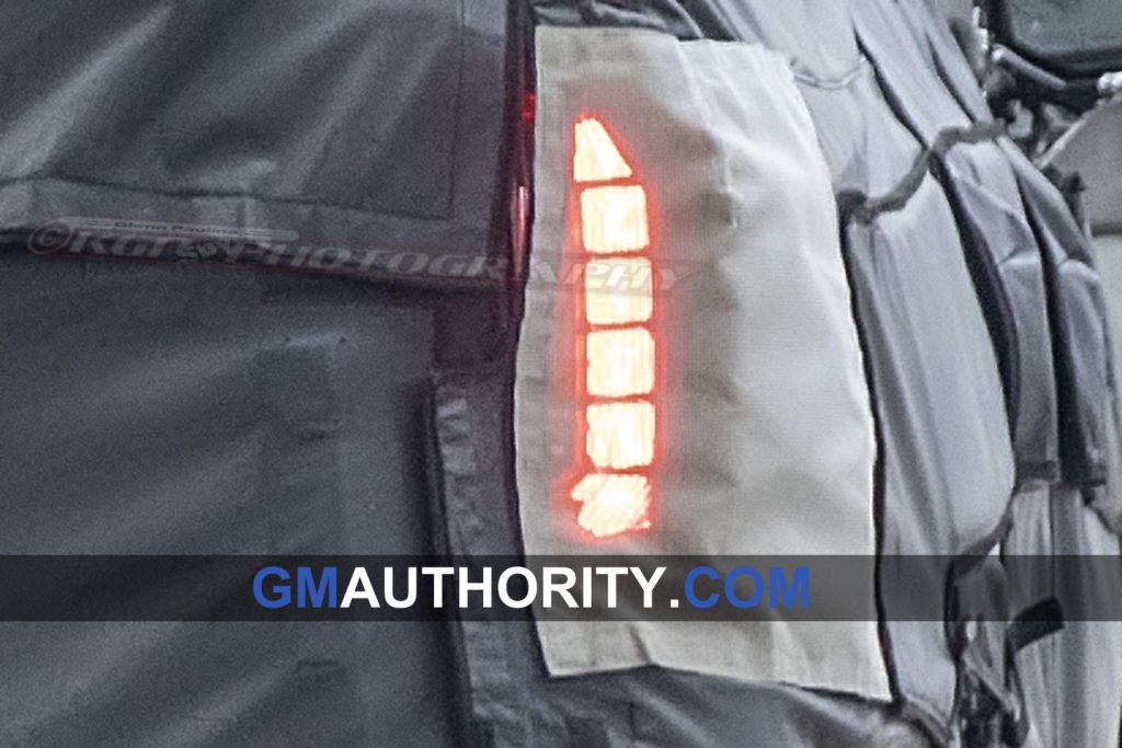 2020 GMC Yukon - Spy Pictures - Head lights and tail lights - March 2019 008