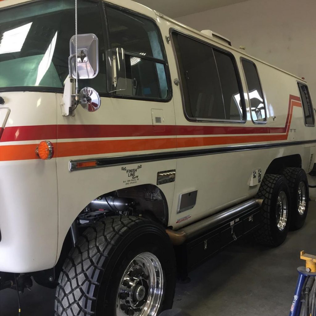 Gmc Motorhome 6x6 Looks Ready For The Zombie Apocalypse