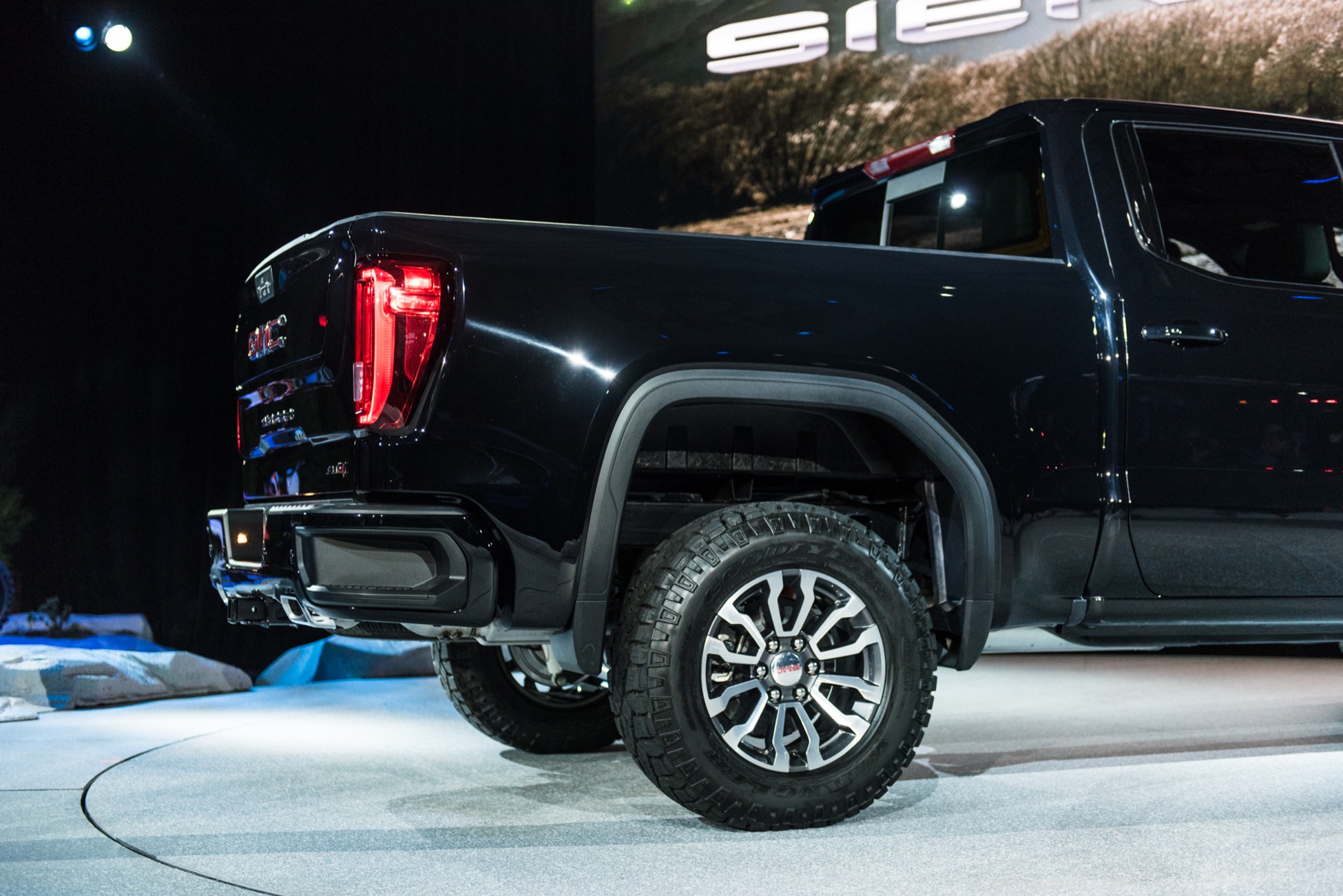 2019 GMC Sierra MultiPro Tailgate Info, Availability, Price | GM Authority