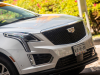 2020-cadillac-xt5-sport-media-drive-mexico-exterior-017-front-end-with-cadillac-logo-on-grille