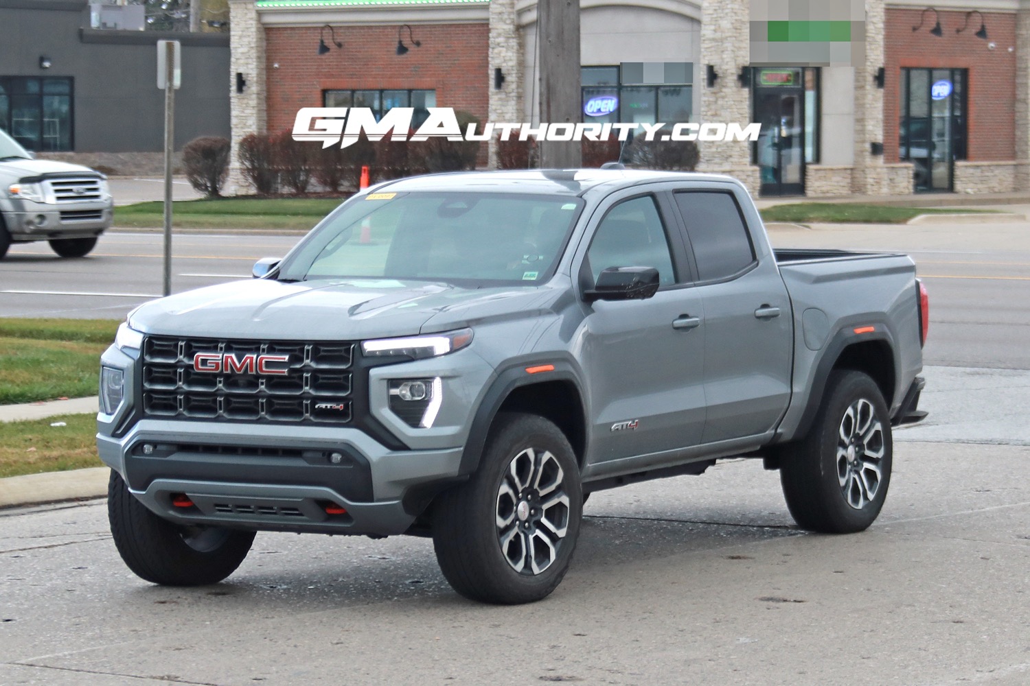 2023-gmc-canyon-at4-sterling-metallic-gxd-20-inch-wheels-rd5-real-world-photos-exterior3-chevrolet-colorado-trail-boss-sterling-gray-metallic-gxd-first-real-world-photos-exterior-002