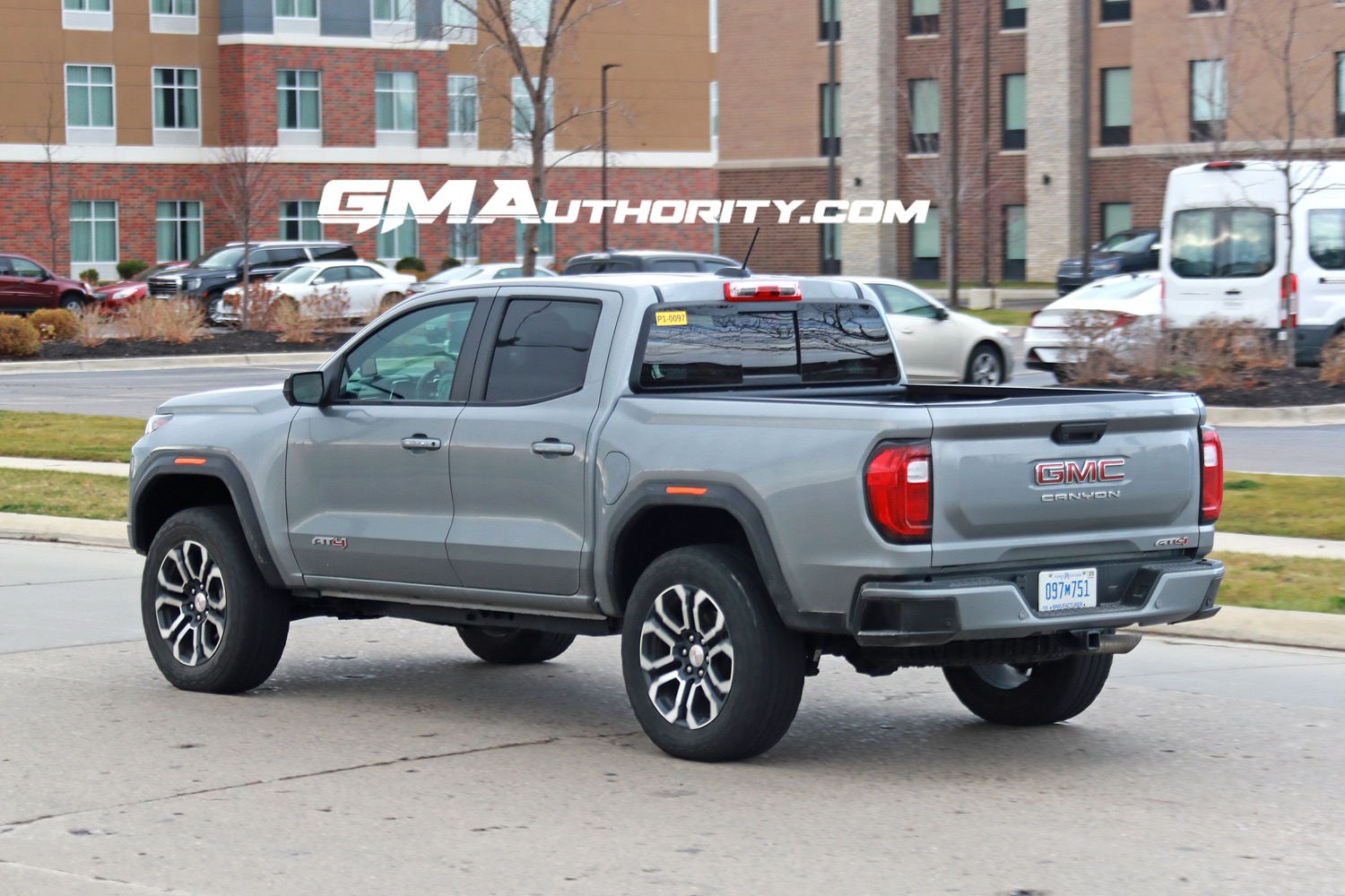 2023-gmc-canyon-at4-sterling-metallic-gxd-20-inch-wheels-rd5-real-world-photos-exterior3-chevrolet-colorado-trail-boss-sterling-gray-metallic-gxd-first-real-world-photos-exterior-008