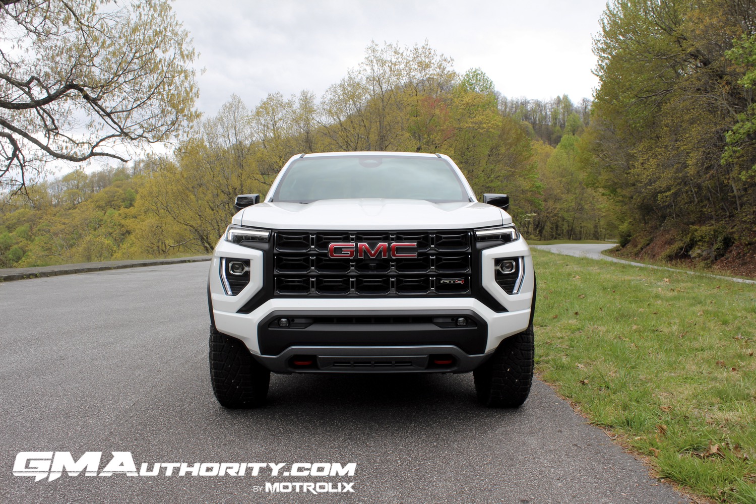 2023-gmc-canyon-at4-summit-white-gaz-first-drive-exterior-001-front