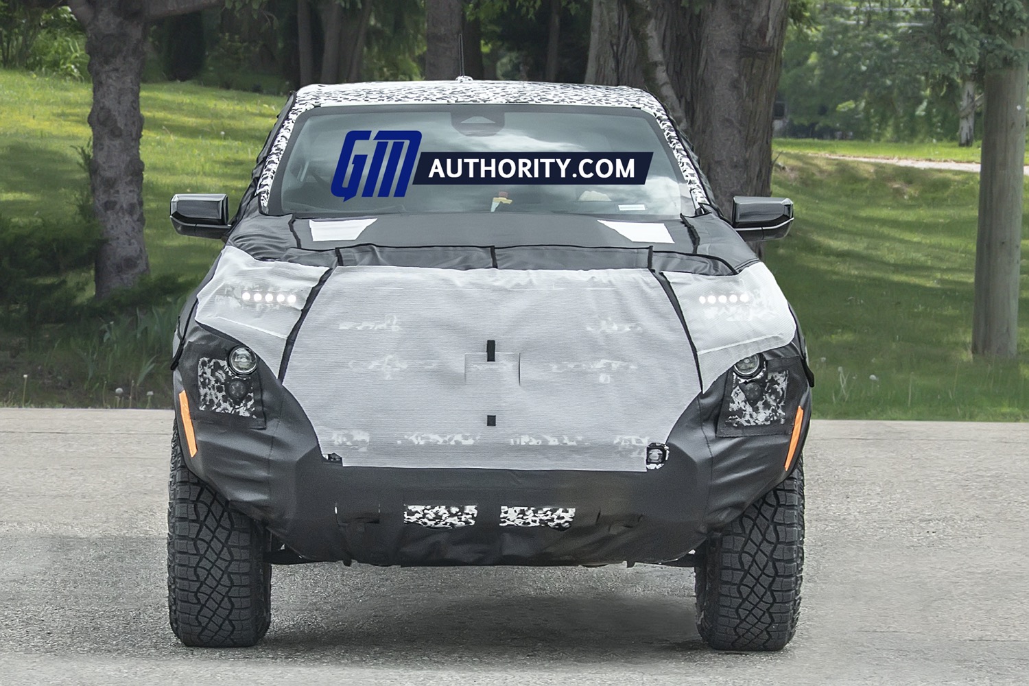 2023-gmc-canyon-at4x-rugged-off-road-pickup-truck-prototype-spy-shots-july-2021-exterior-001