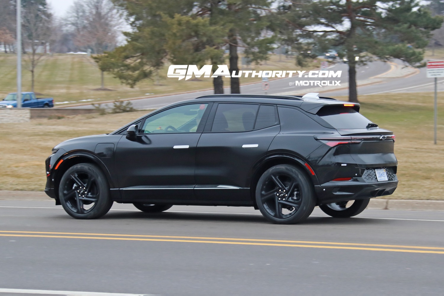 2024 Chevy Equinox EV 3RS In Summit White Live Photos