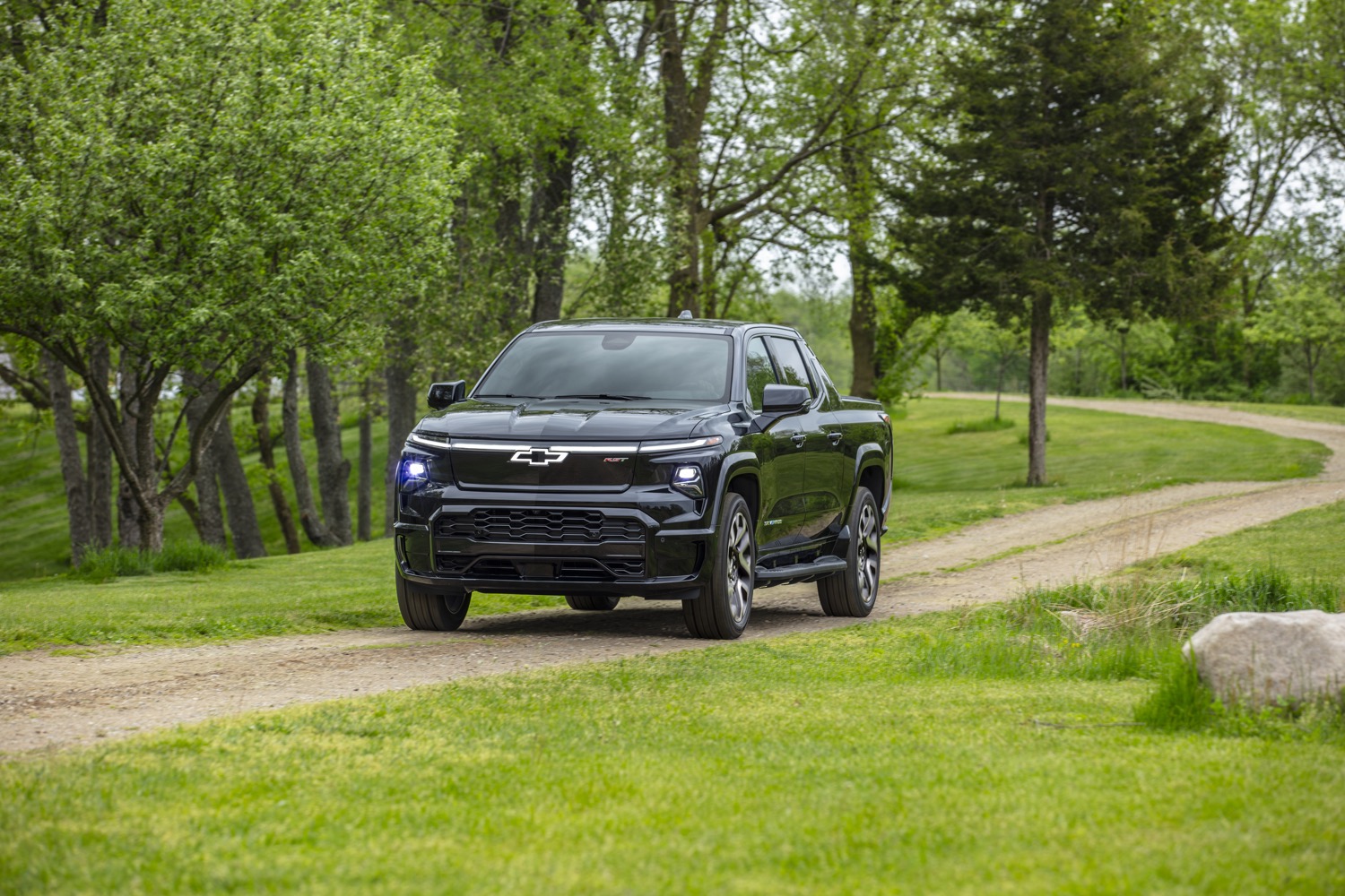 Here Are The 2024 Chevy Silverado EV Towing Capacities