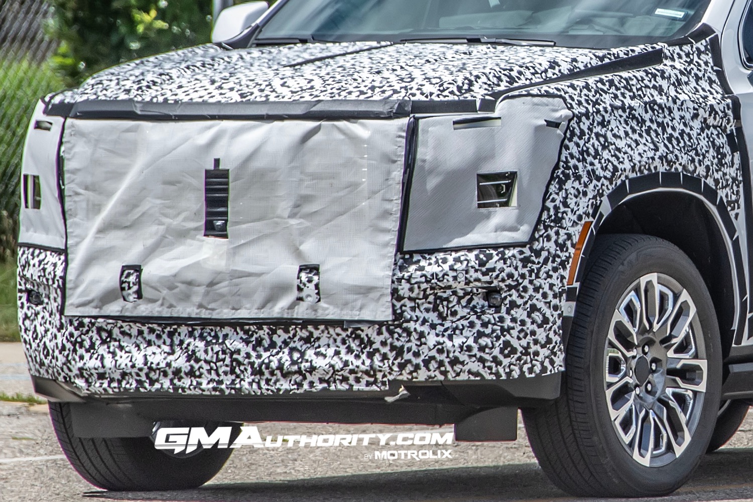 Here's A Glimpse Of The Refreshed 2024 GMC Yukon Interior