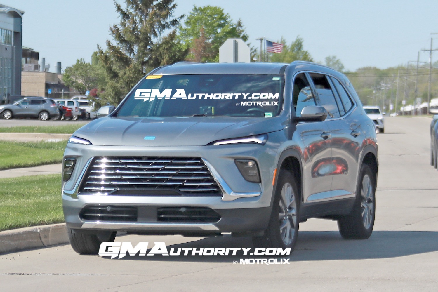 2025 Buick Enclave Preferred Moonstone Gray Metallic: Photos