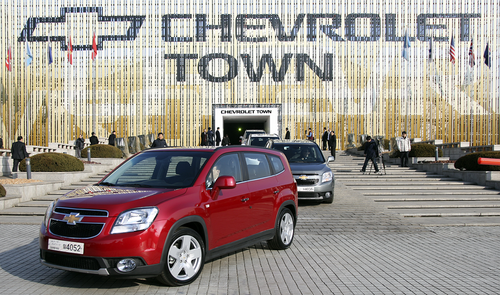 2011-Chevrolet-Orlando-Korea