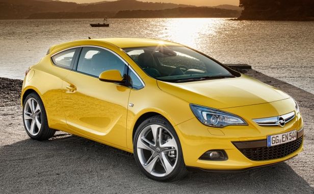 Opel Astra GTC Yellow