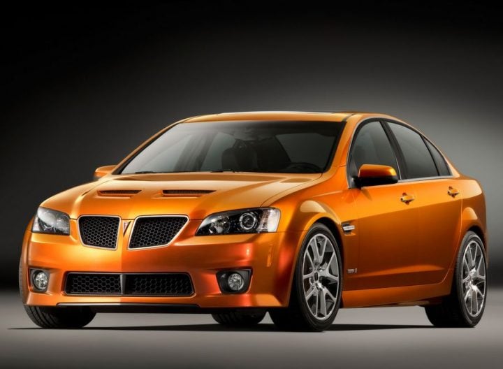 Pontiac G8 front three quarter angle.