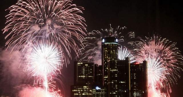 GM Discourages Employees From Watching Detroit Fireworks Inside Ren Cen ...