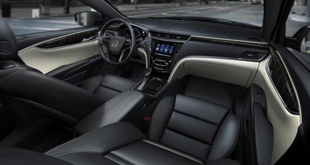2013 Cadillac XTS Platinum cockpit