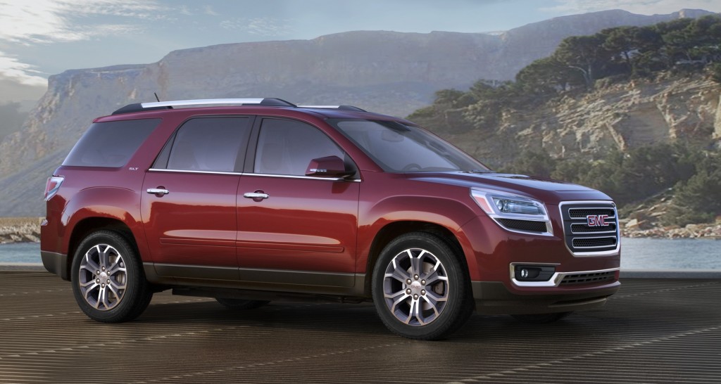 Side view of the 2015 GMC Acadia.
