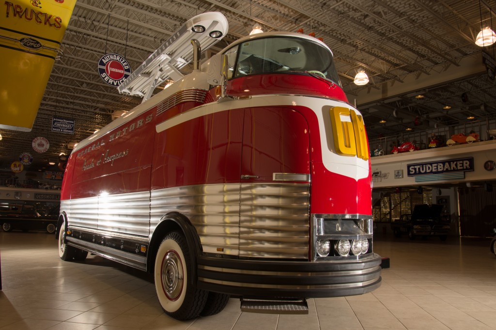 Машина GM Futurliner