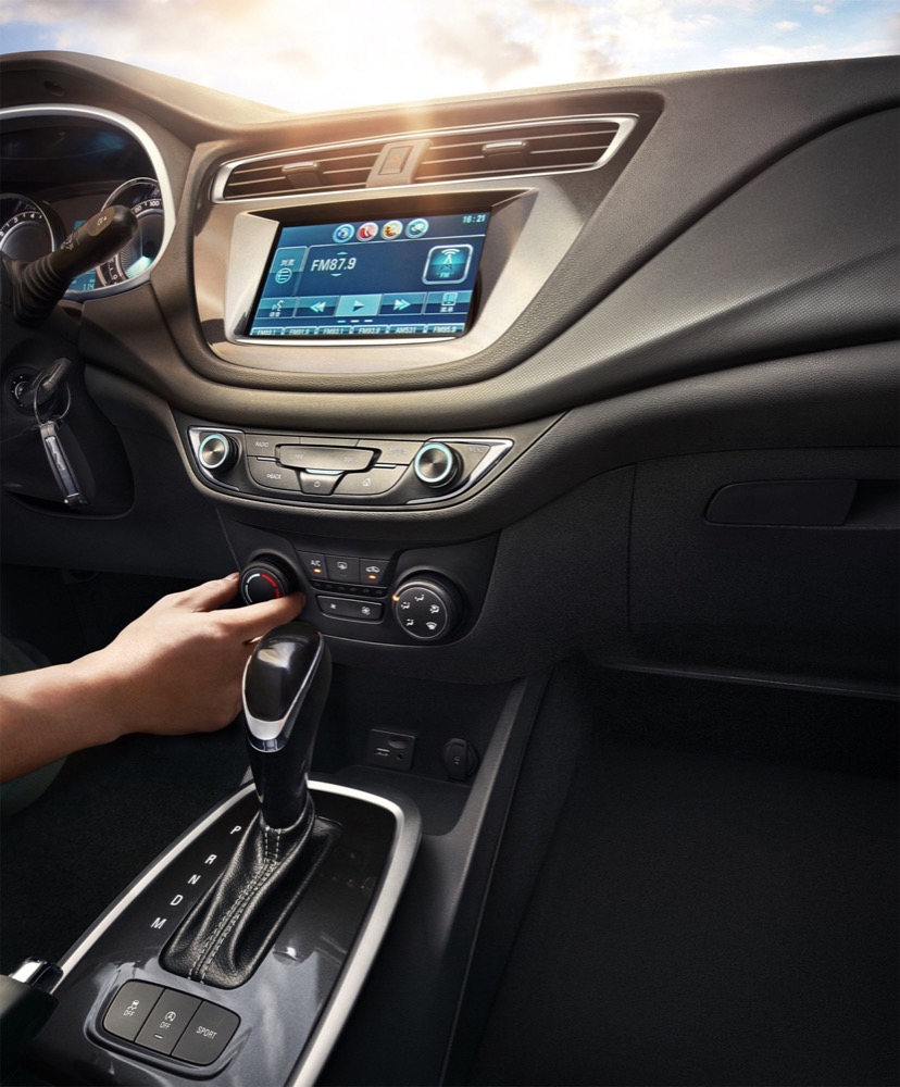 2016 Chevrolet Lova RV Interior 01