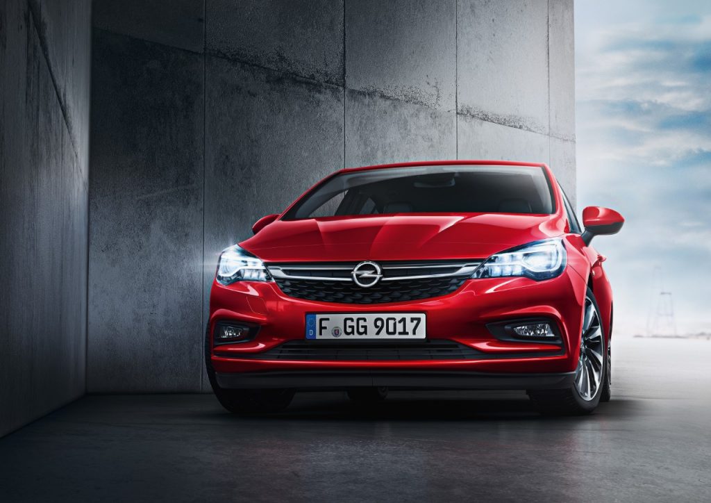 The Opel Astra LED Matrix Lighting Lets You Keep The High Beams On: Ad ...