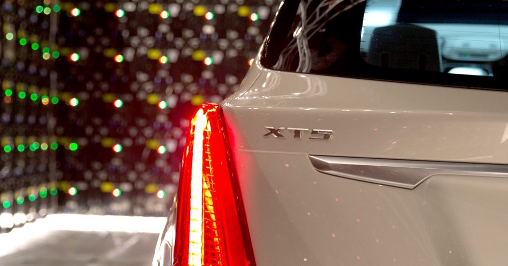 2017 Cadillac XT5 Exterior driver side rear lamp close-up