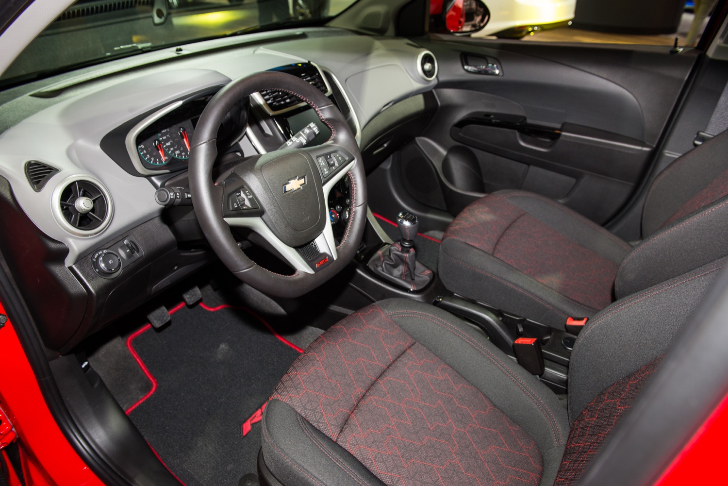 2019 Chevrolet Sonic Hatch Interior Colors Gm Authority