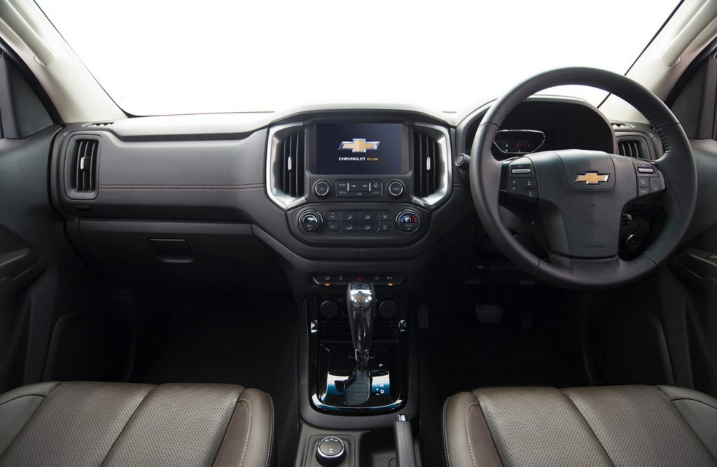2017 Chevrolet Colorado interior - Global Model 002