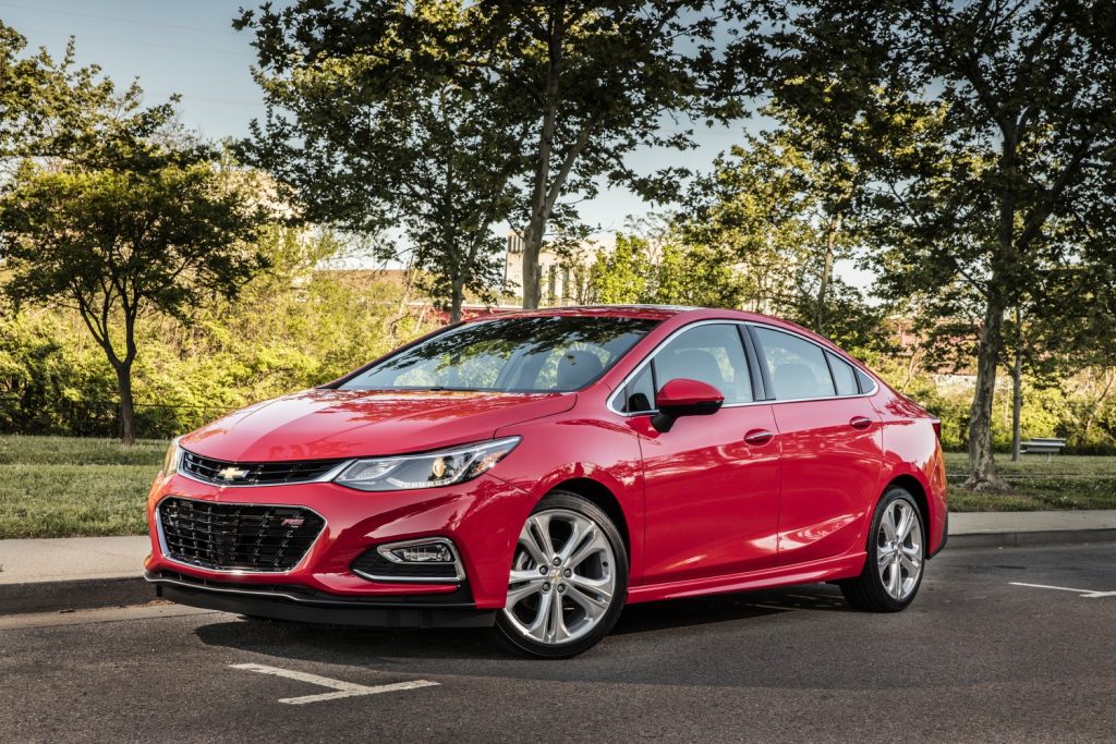 2017 Chevrolet Cruze media drive exterior 001