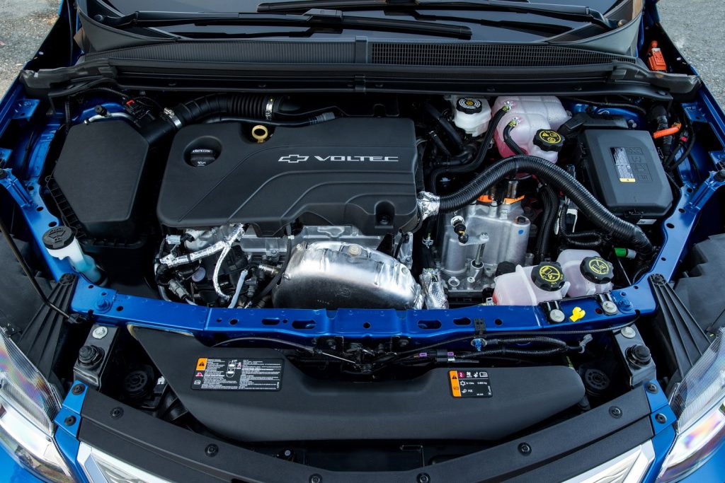 2016 Chevrolet Volt engine bay 002