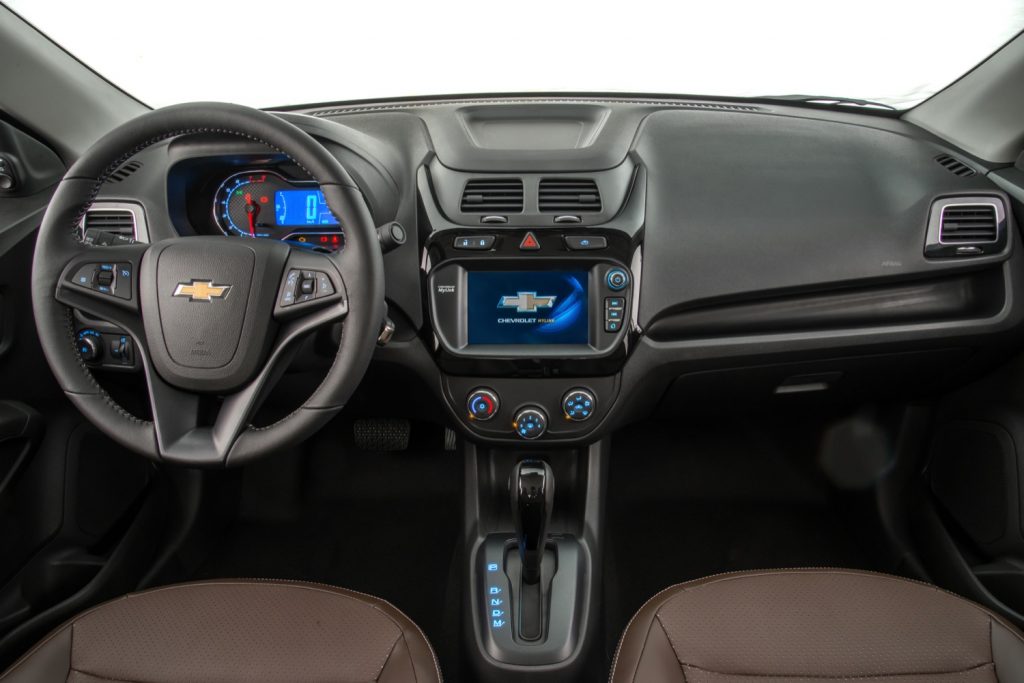 2017 Chevrolet Cobalt interior 01