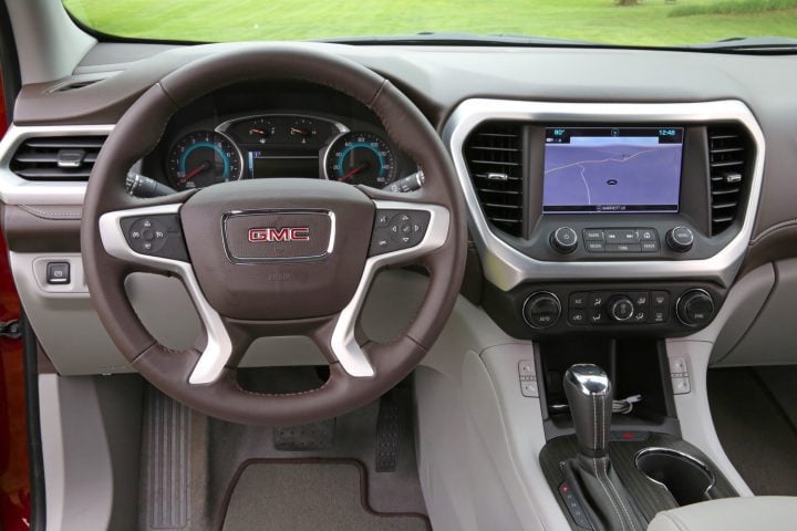 Cockpit view of the GMC Acadia. 