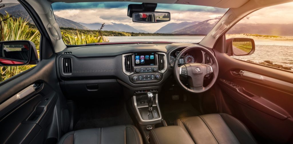 2017 Holden Colorado interior 001