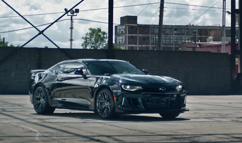 Watch 2017 Chevy Camaro Zl1 Does A Burnout Gm Authority