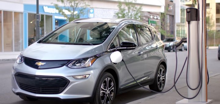 2017 chevrolet bolt ev faces an uphill battle with charging times