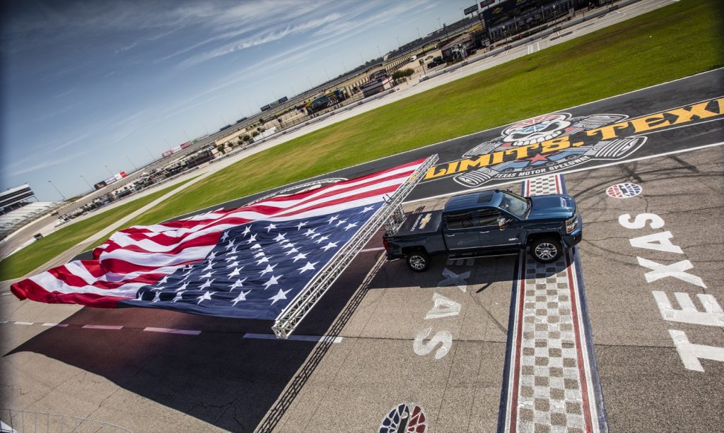 2017 Chevrolet Silverado HD Flag Pull Guinness World Record Texas 02