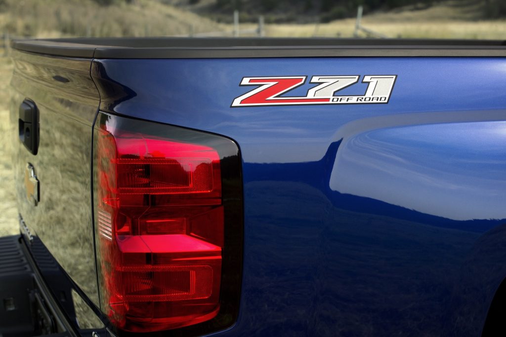 2014 Chevrolet Silverado LTZ nameplate tailgate 4x4 logo 02