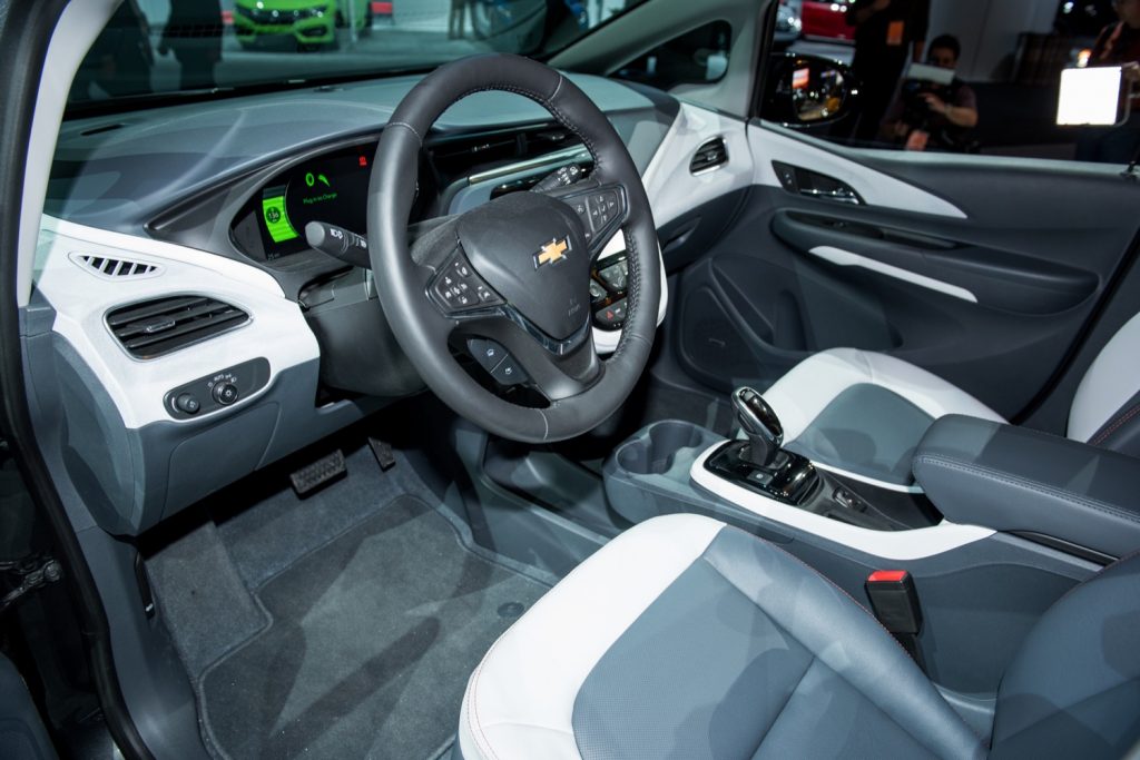 2017 Chevrolet Bolt EV interior 2017 NAIAS 001