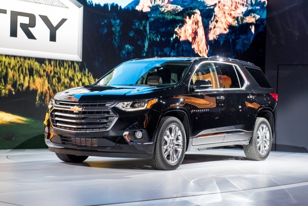 2018 Chevrolet Traverse High Country exterior live reveal 003