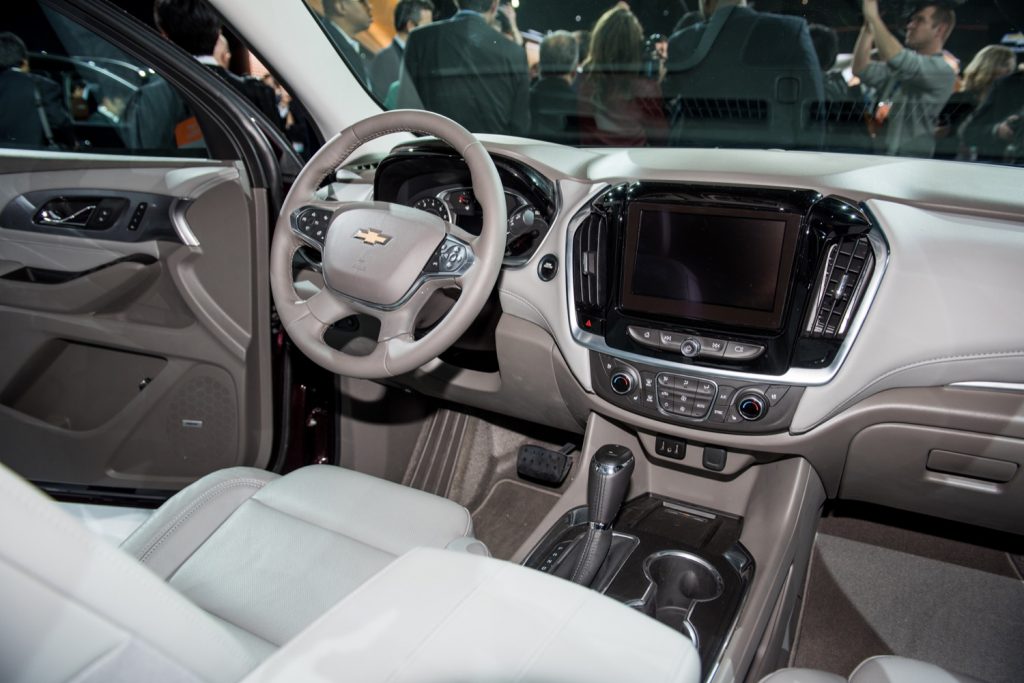 2018 Chevrolet Traverse interior live reveal 003