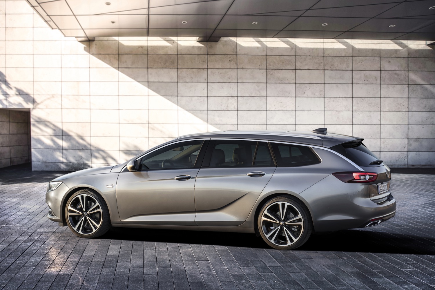 2017 Opel Insignia Sports Tourer Proves Spaciousness Can Be Sexy